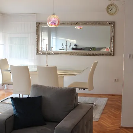 Dream View מוסטר