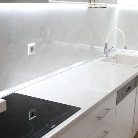 Dream View מוסטר